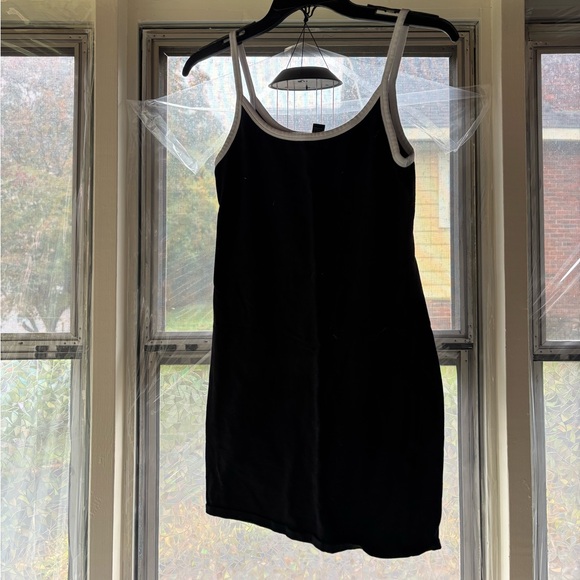Forever 21 Black and White dress - Picture 1 of 3